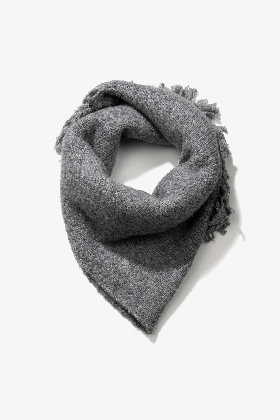 MARTHA — Fular/bufanda triangular de punto gris con flecos. - 060