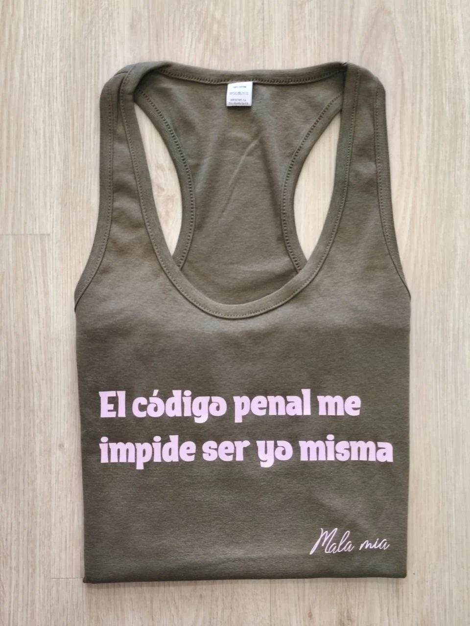 El código penal me impide ser yo misma - Caqui (texto lila)