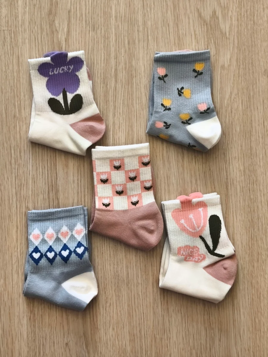 Calcetines de flores pastel