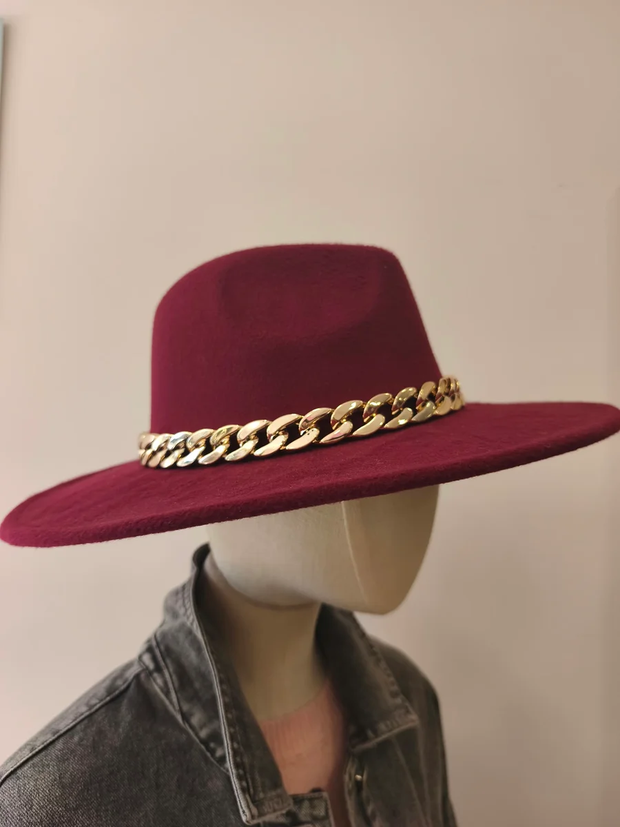 Sombrero de fieltro con cadena dorada - Burdeos