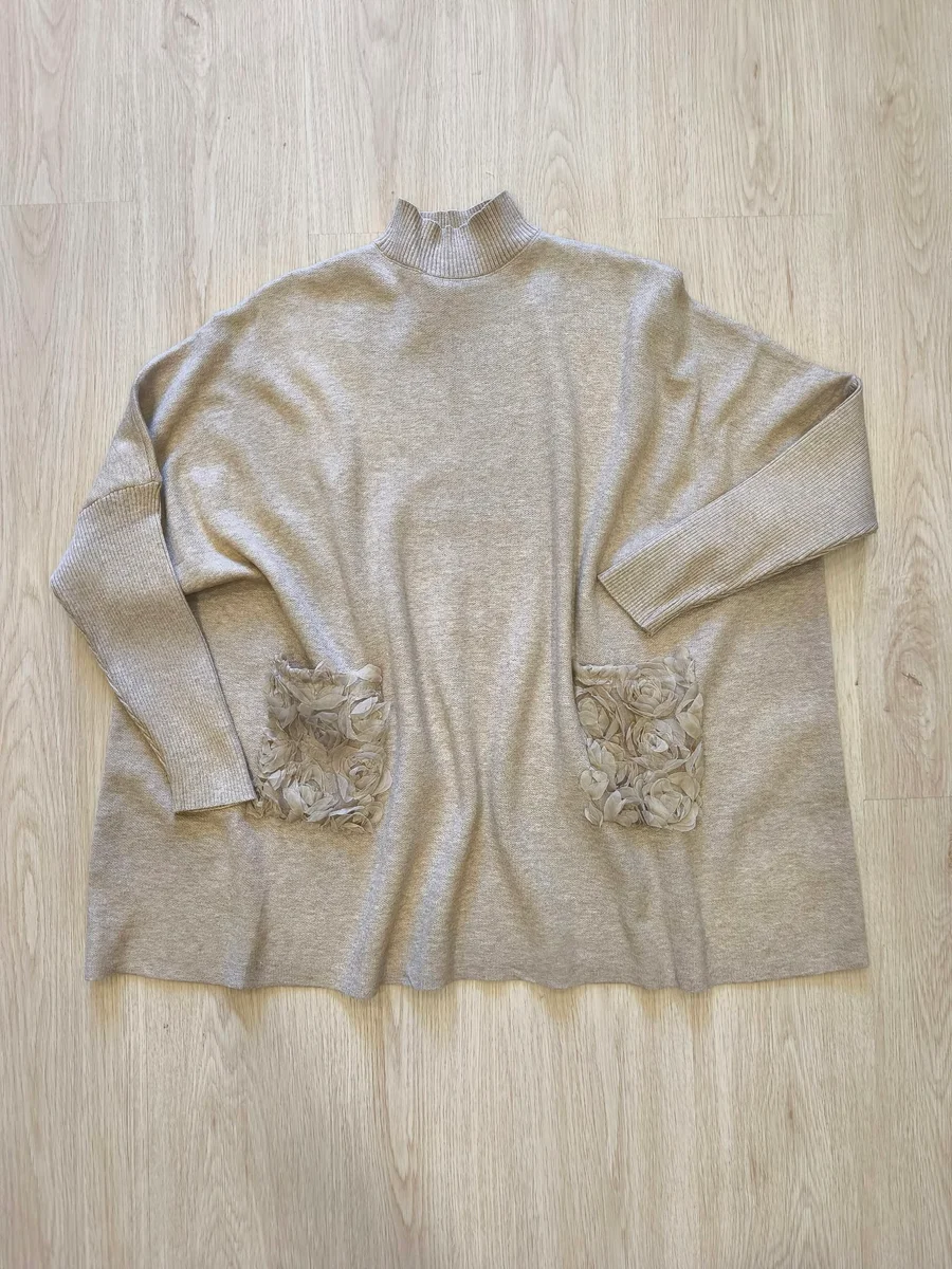 Jersey oversize con bolsillos de flores - Beige