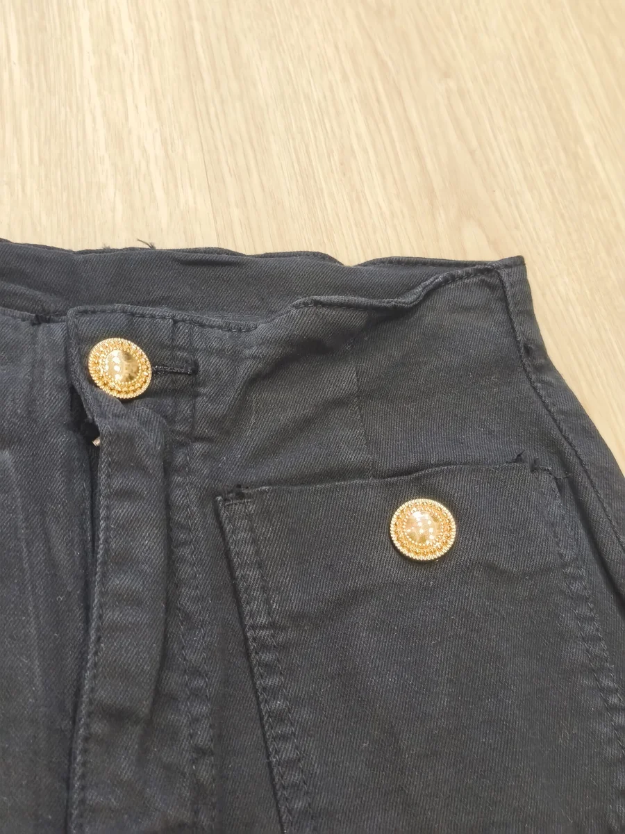Pantalón ancho con botones dorados - Negro