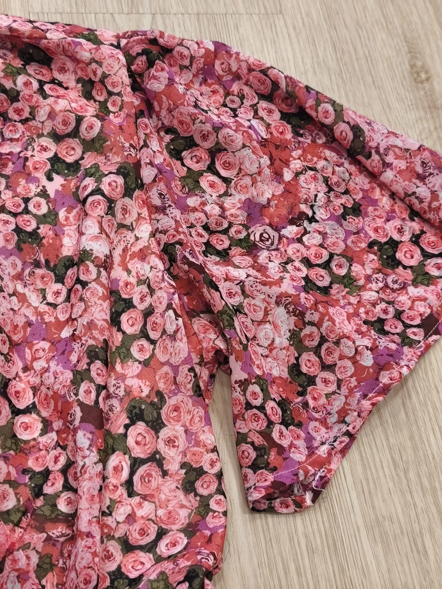 Vestido corto de flores - Rosas