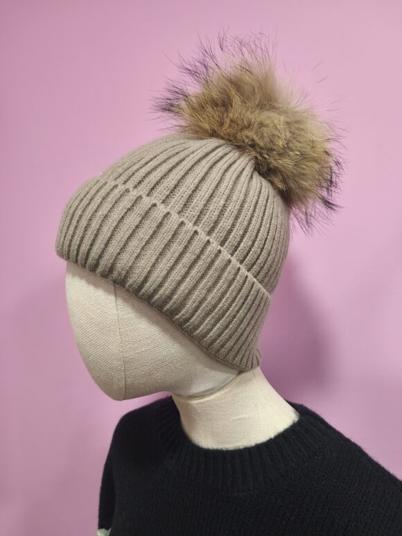 Gorro topo pompón extraíble