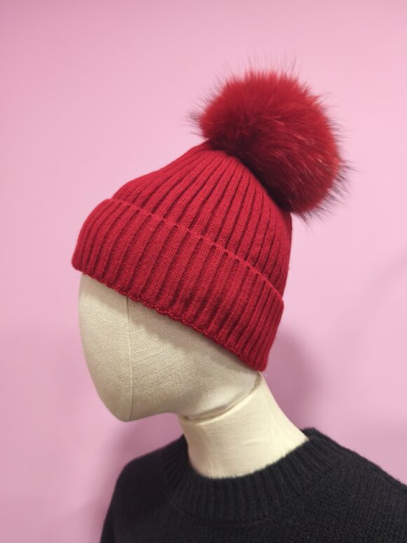 Gorro rojo pompón extraíble