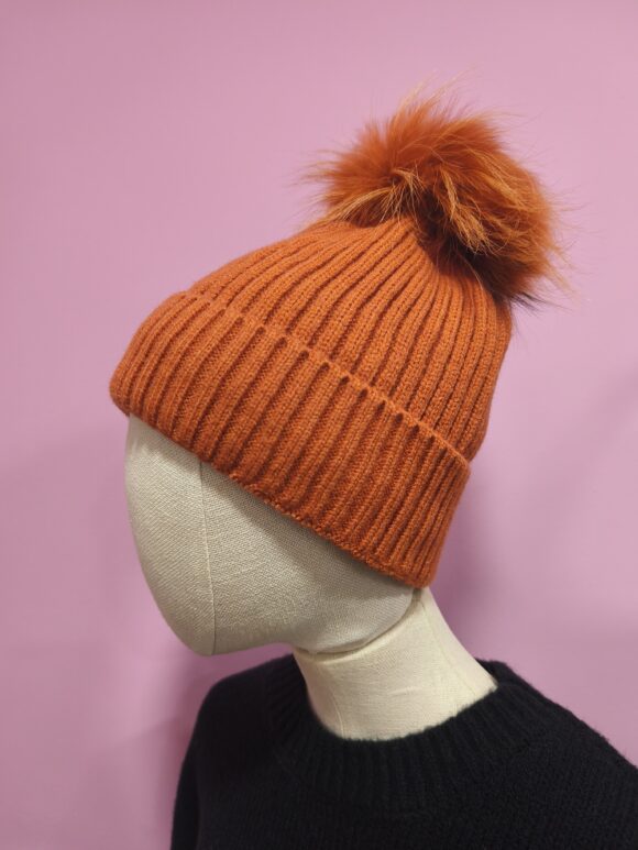 Gorro teja pompón extraíble