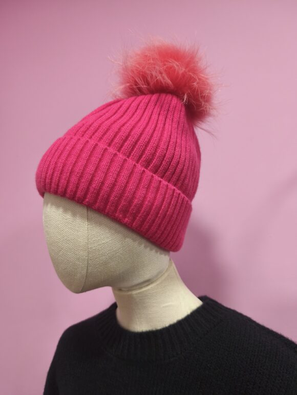 Gorro rosa pompón extraíble